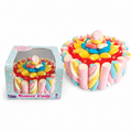 Gâteau de bonbons Sweet Cake 335 g présenté dans son coffret pâtissier avec guimauves et confiseries colorées